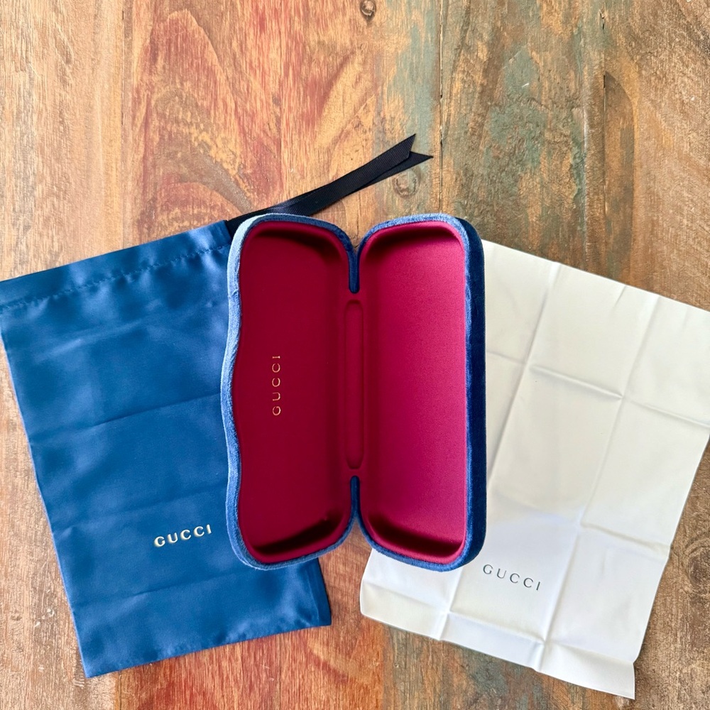 NEW Gucci Sunglass or Eyeglass case Royal Blue silk dust bag & microfiber cloth
